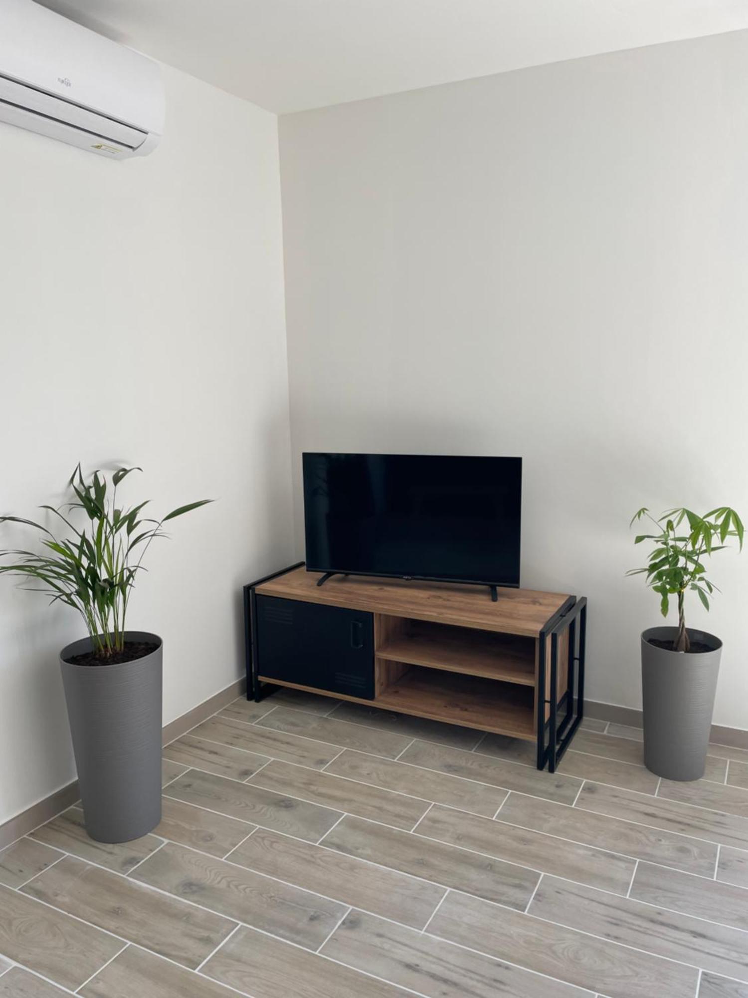 Maison De 40M2 Avec Jardin De 50M2 Orange  Buitenkant foto